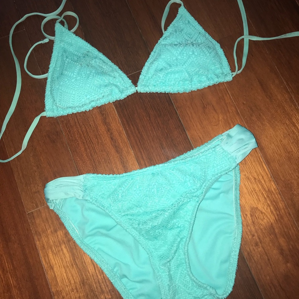 String Bikini - Picture 2 of 4